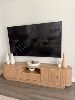 86.8” tv console