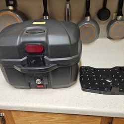 Universal motorcycle storage w/key