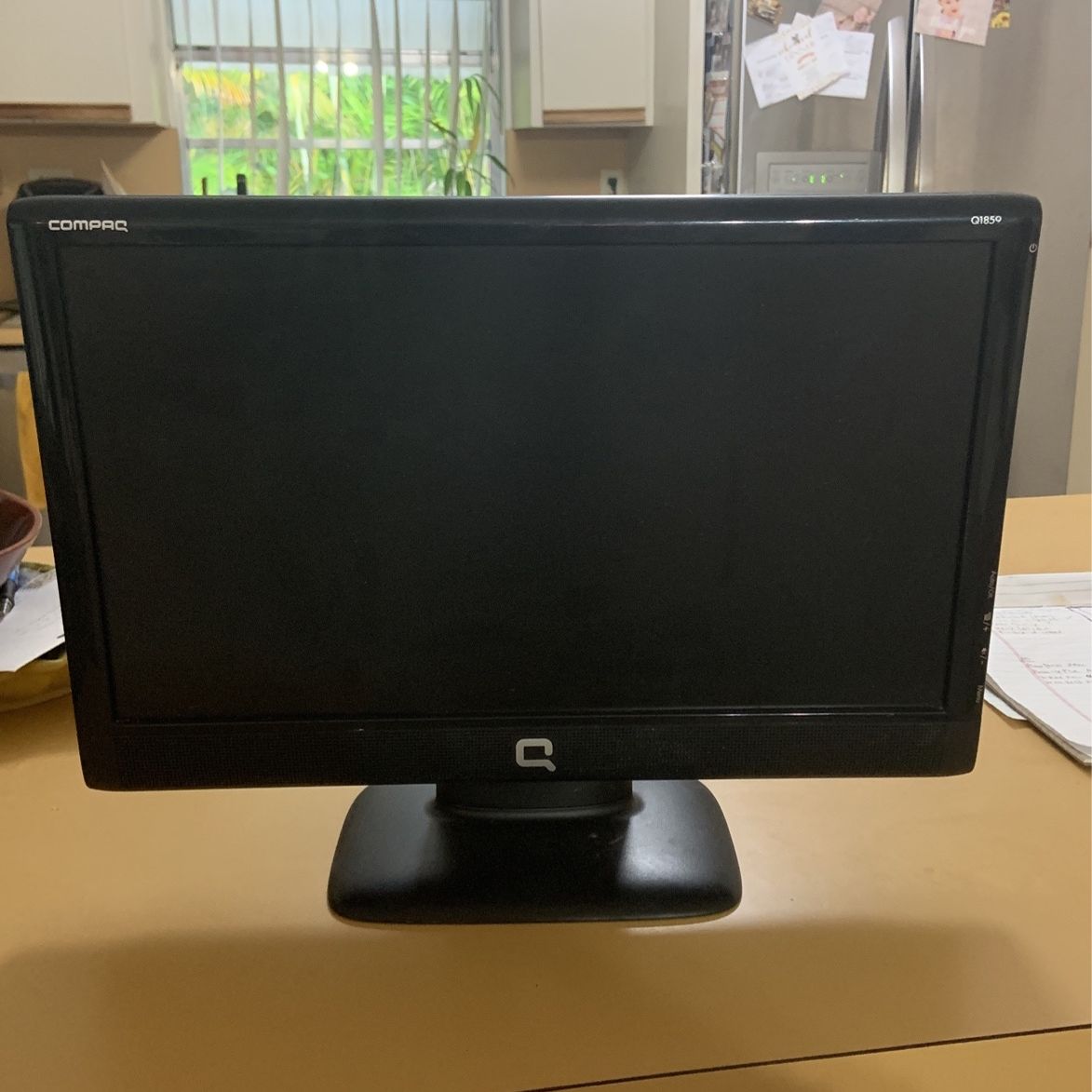 Compaq 18 Inch Computer Monitor for Sale in Miami, FL - OfferUp