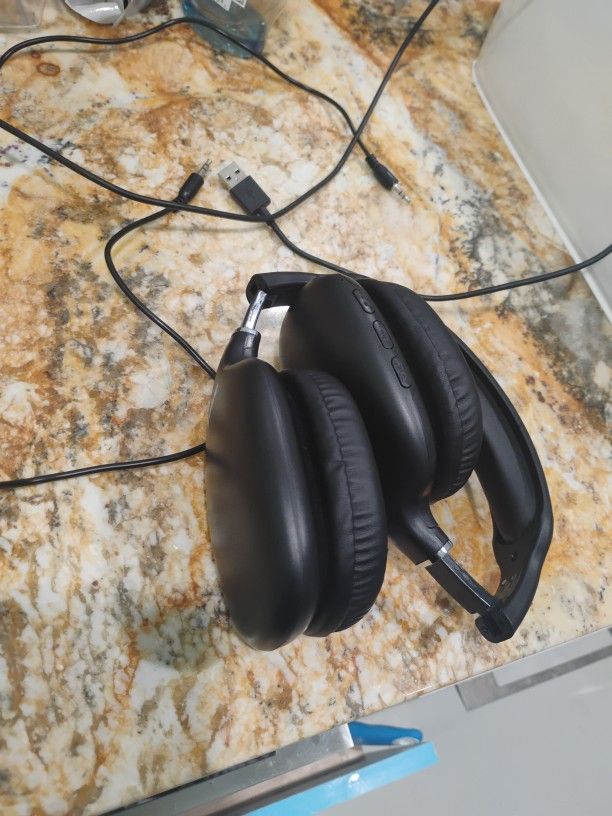 Bluetooth/Wired Headphones