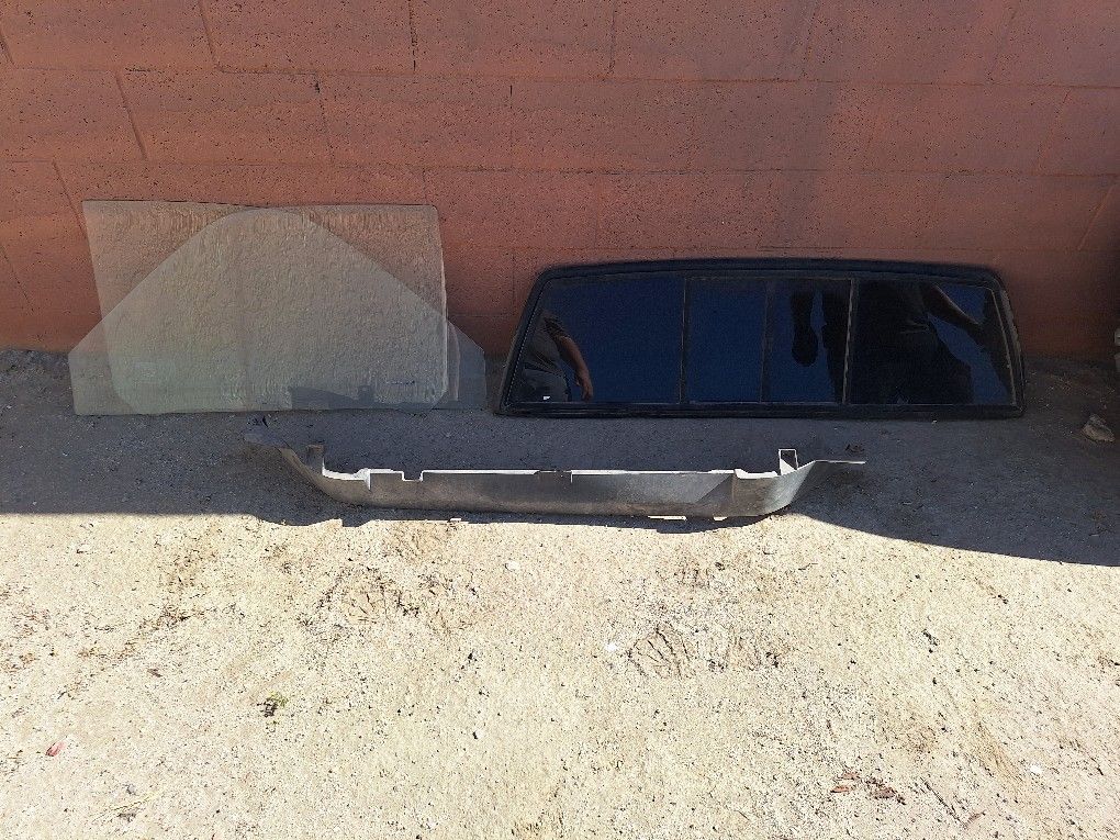 87-97 Nissan D21 2 Right and Left Door Glass And Back Window With gasket