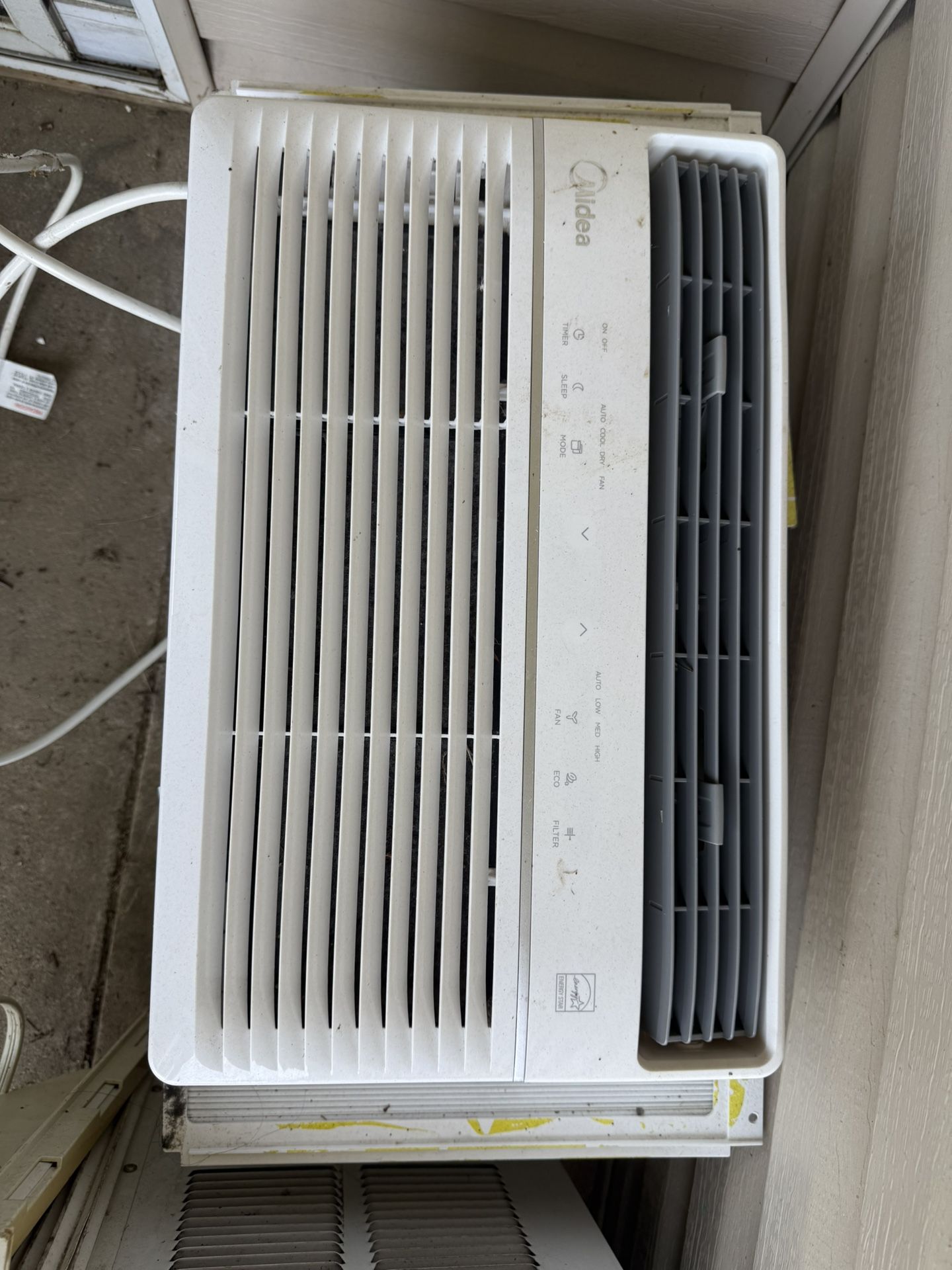 MIDEA AC UNIT 