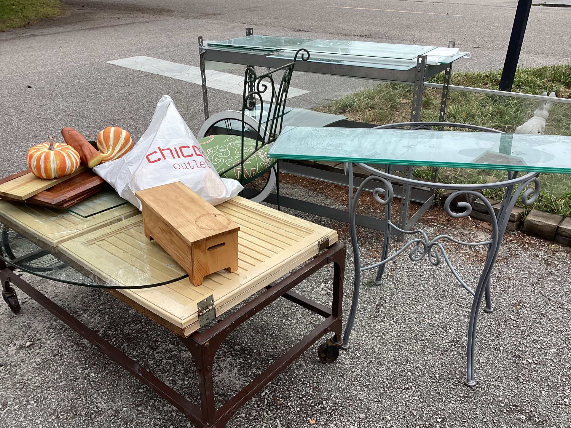 Crub Alert  FREE 18thAv.S. &  Edge Drive