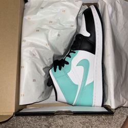 Men’s 8 Jordan 1 Mid White/Tropical Twist