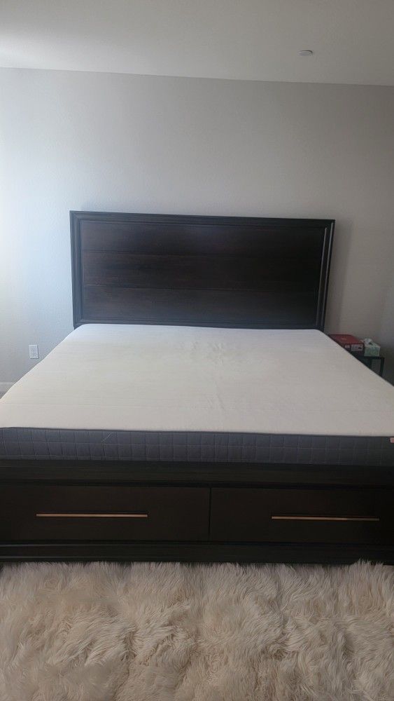 King Size Bed With Storage, Headboard And Mattress (Included)