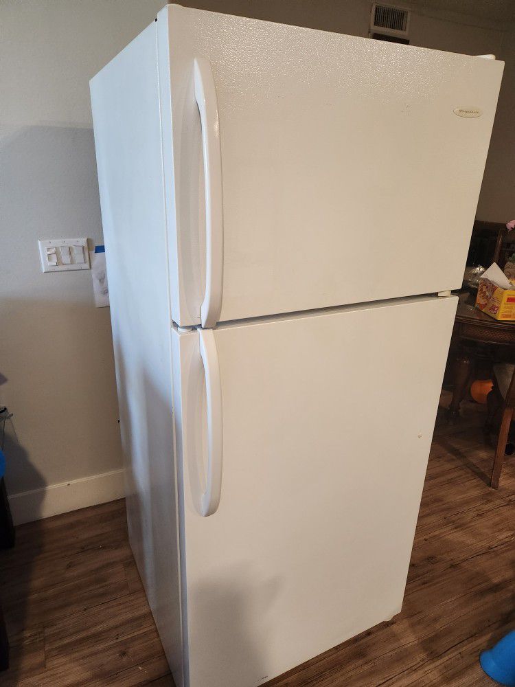 Refrigerator Frigidiare Available