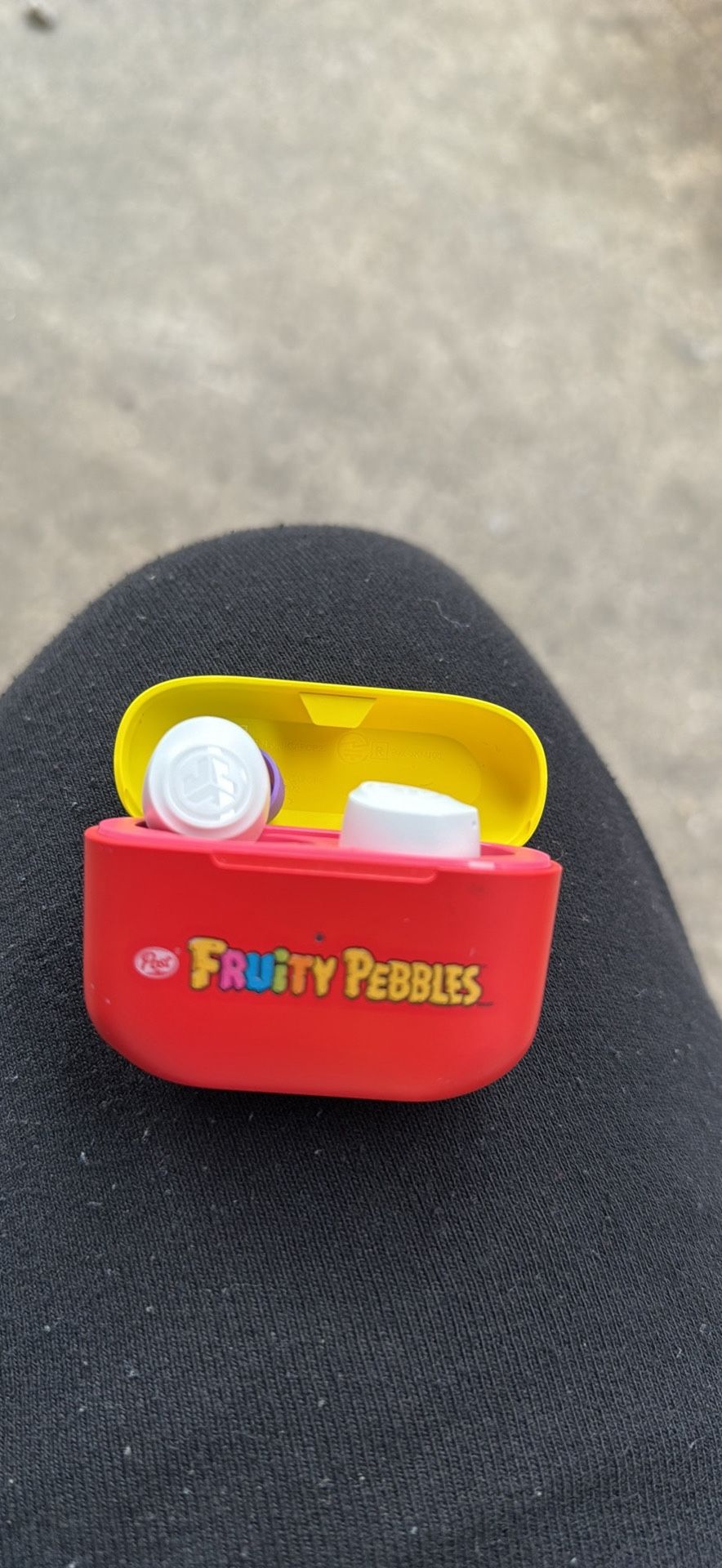 Fruity Pebbles New No Box 30$ OBO