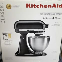 MIXER Kitchen Aid Classic 4.5 Quart Tilt-Head Stand Mixer