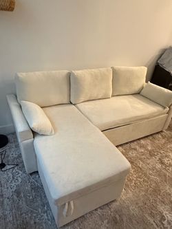 Cream Sectional Sleeper Sofa w/ Chaise & Pull-Out Bed