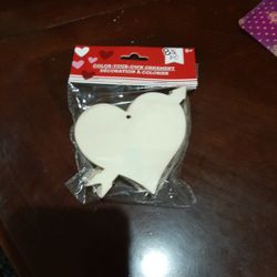 Color Your Own Ornament Hearts 8 Piece