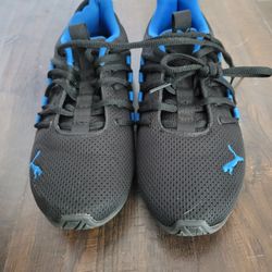 PUMA Axelion Black And Blue Youth 5
