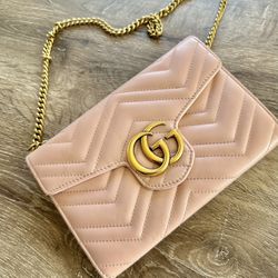 Gucci wallet/ Clutch On Chain