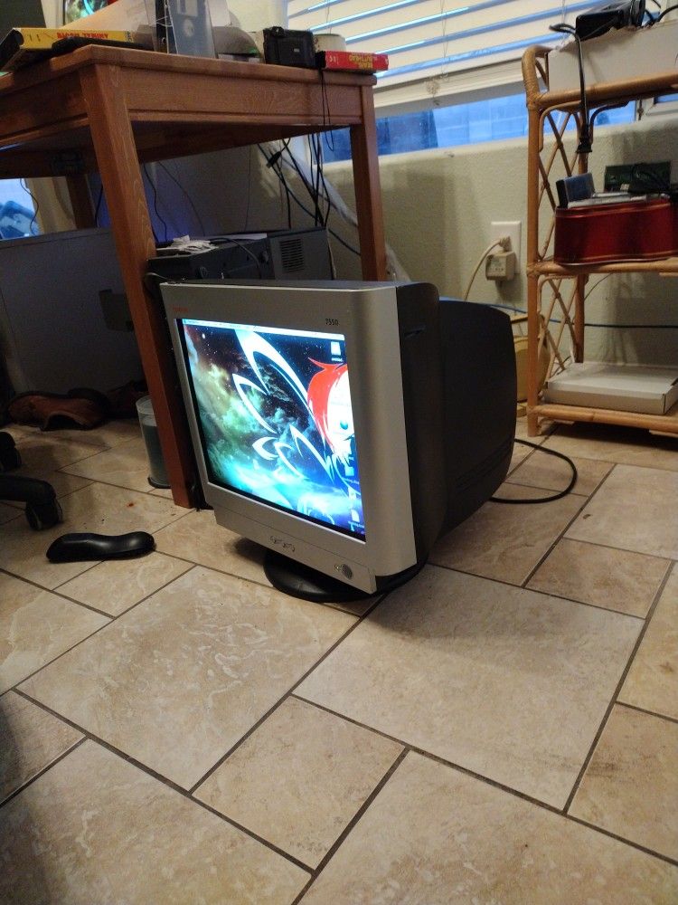 Compaq 7550 17" VGA CRT Retro Gaming Monitor