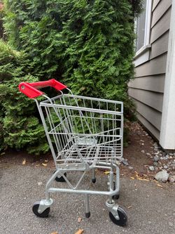 Toy shopping cart