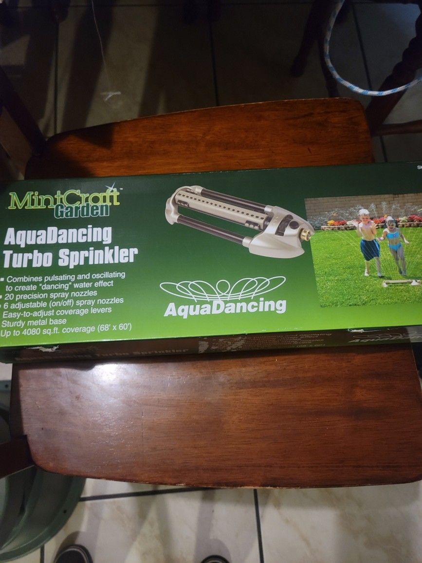 Mintcraft Garden Aqua Dancing Turbo Sprinkler