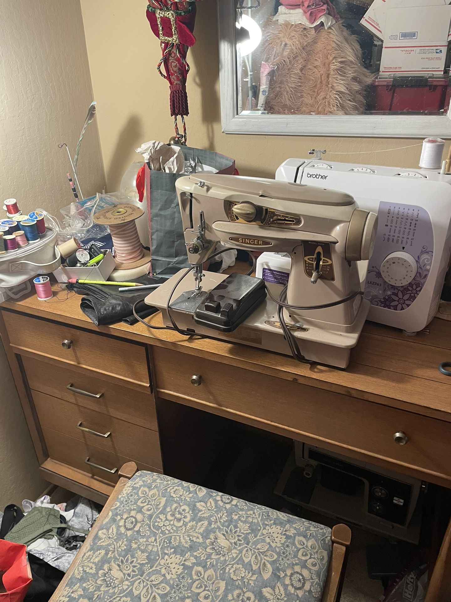 Singer Sewing Machine-Vintage