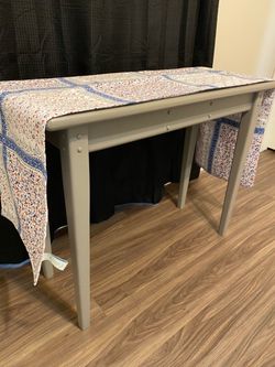 Gray Console Table with Tapered Legs