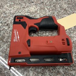 Milwaukee 12v 3/8” Crown Stapler 