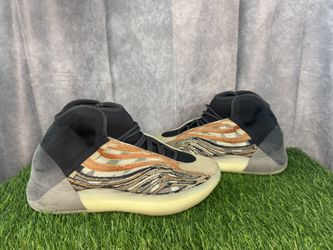 Yeezy Quantum “Flash Orange”