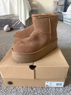 UGG MINI PLATFORM
