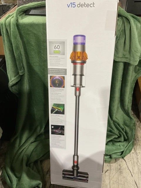 Dyson-V15-Detect-Vacuum Cleaner..