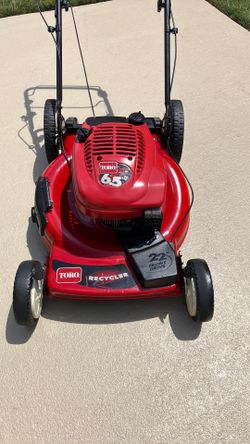LAWN MOWER TORO RECYCLER 6.5-hp TECUMSEH ENGINE FRONT WHEEL DRIVE, 22” DECK Works & Runs GREAT 👍 like new