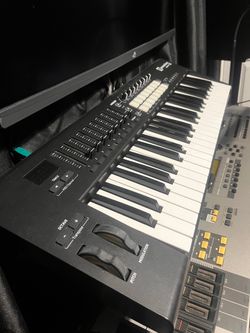 Novation Launchkey 49 MK3 MIDI keyboard controller
