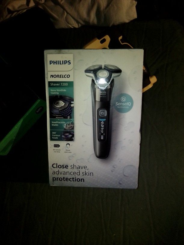 Philips Norelco 7200 Shaver