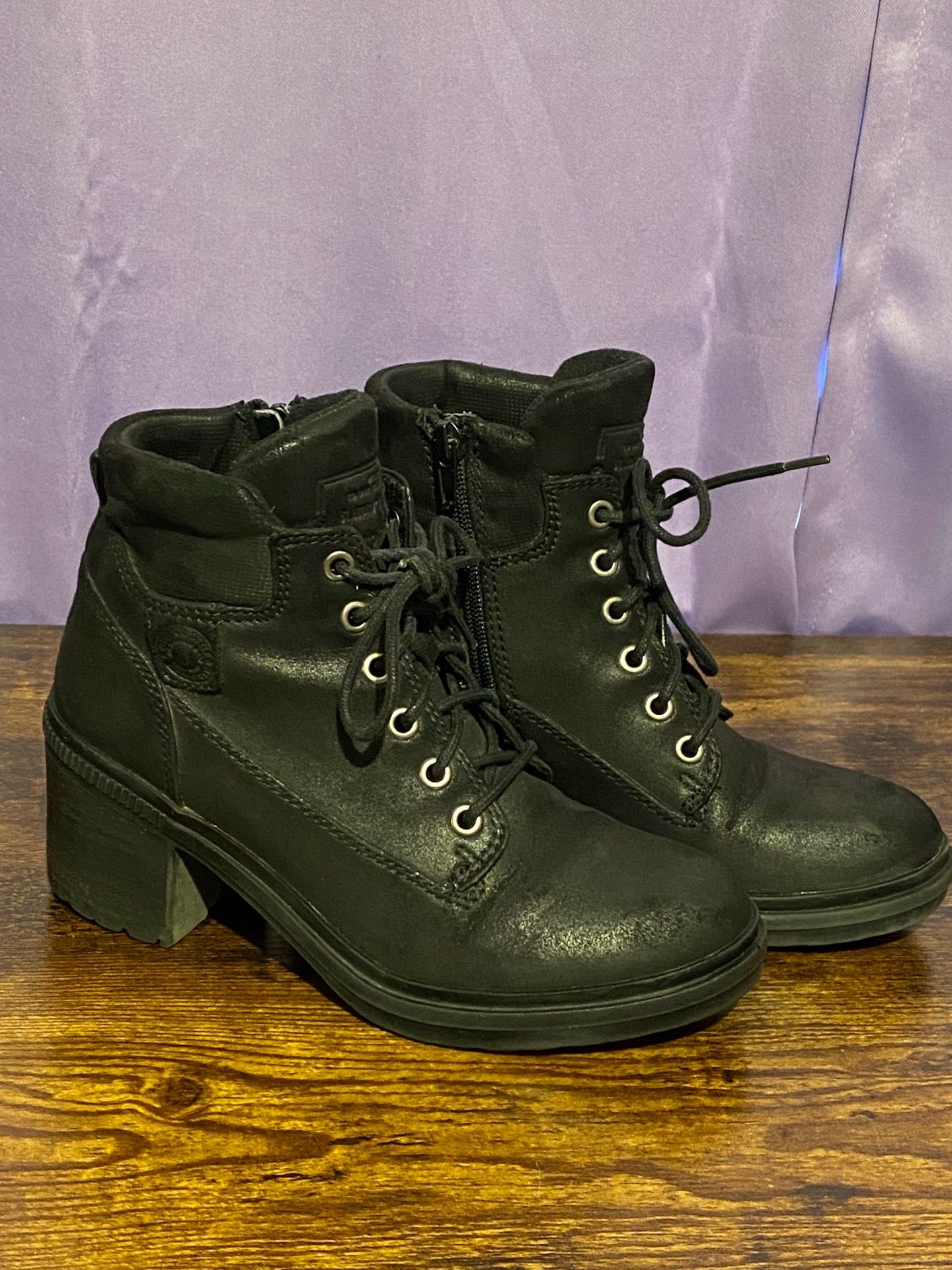 Crown Vintage Boots