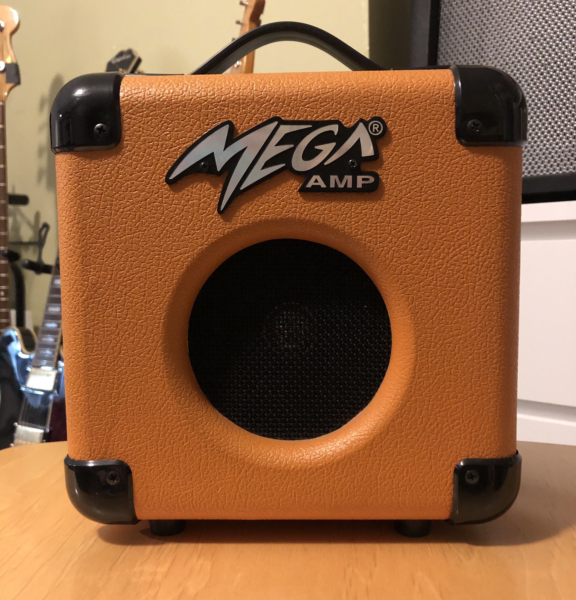 Mega Amp VL-10 Guitar Amplifier
