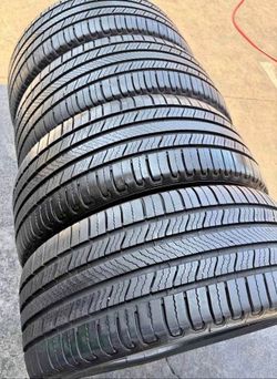 235/55/19 michelin vendo un set de llantas usadas excelente condiciones de vida las 4 ✅🤩I am selling a set of used tires, all 4 in excellent living c