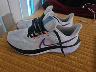Nike Women's Air Zoom Pegasus 39 Running Shoes