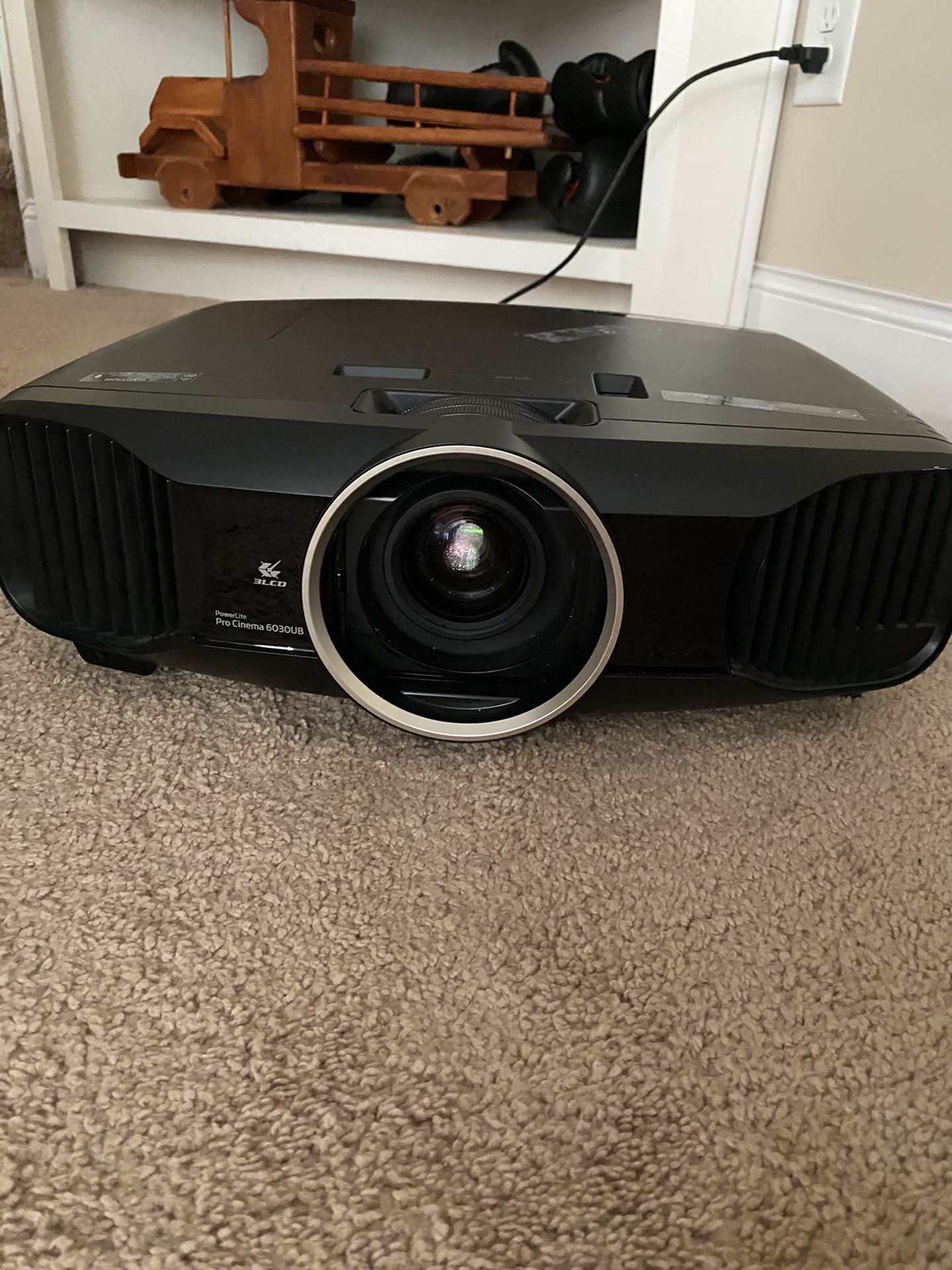 Epson Powerlite Pro Cinema 6030UB Projector , Works Great