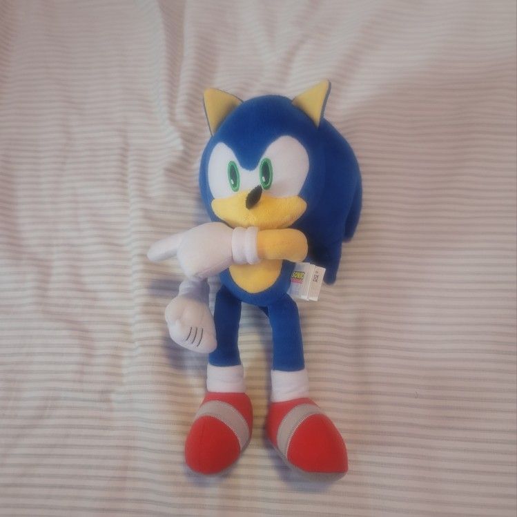 TOMY Sonic The Hedgehog Sonic 12-Inch Deluxe Plush
(RARE)