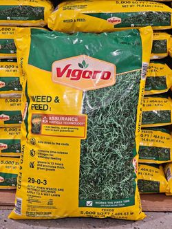 Vigoro 14.6 lbs. 5,000 sq. ft. weed and feed fertilizer 29-0-3