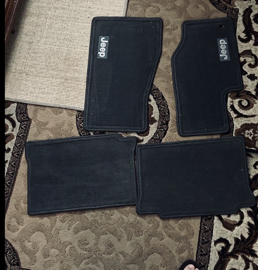 TAPETES JEEP CHEROKEE 05 2010