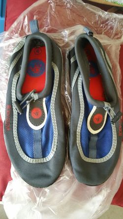 Body glove youth water shoes