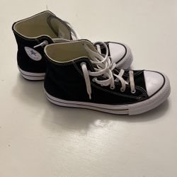 Converse Tennis Shoes 