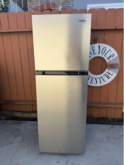 Vissani 10.1 cu. ft. Refrigerator
