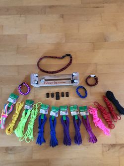 Paracord Bracelet Kit with Extras!