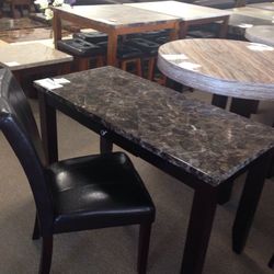 CUTE DESK/TABLE WITH LEATHER CHAIR