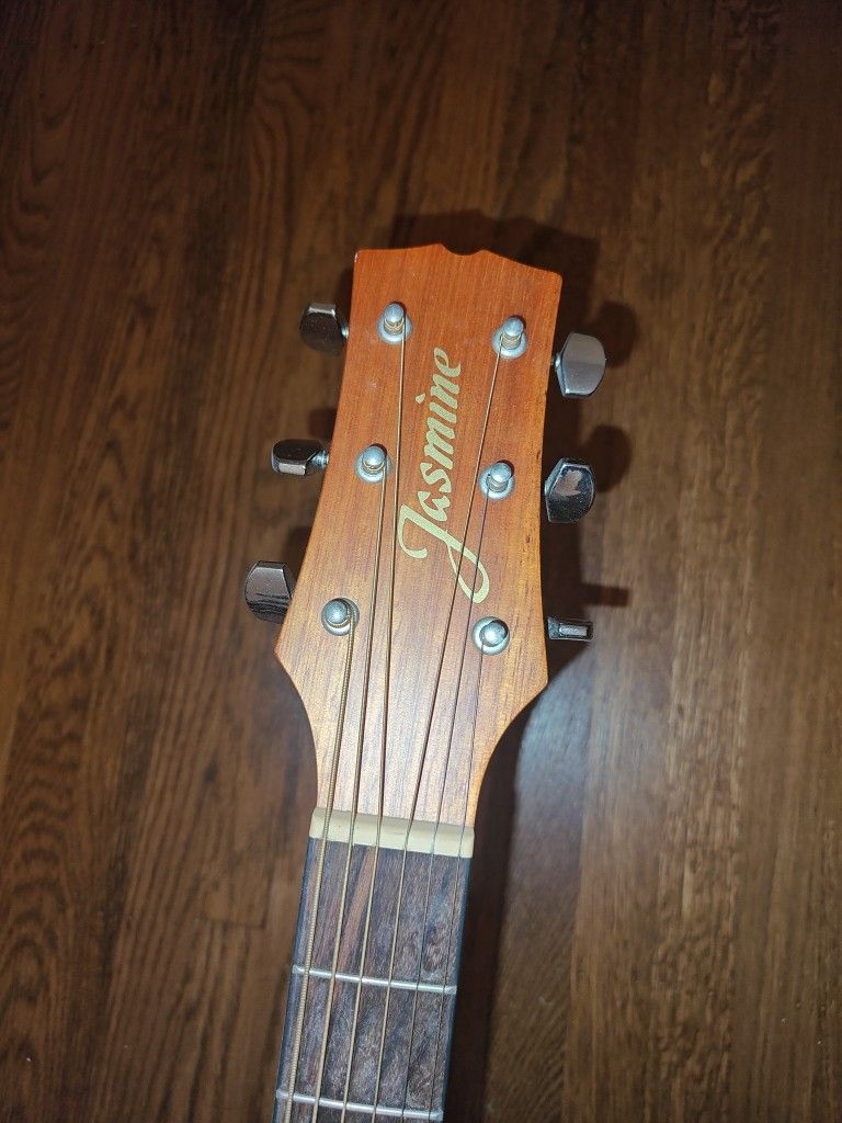 Jazmin Guitar 