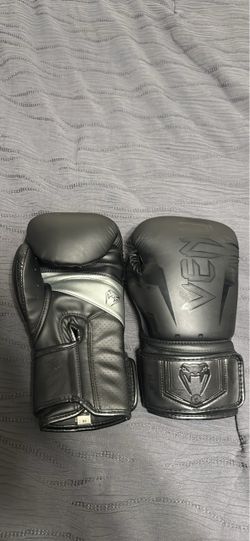 Venum Elite Evo Boxing Gloves 14 Oz