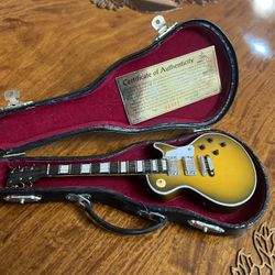 Gibson Les Paul Wooden Guitar Model 