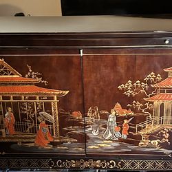 Vintage Oriental Chinoiserie Cabinet/Buffet