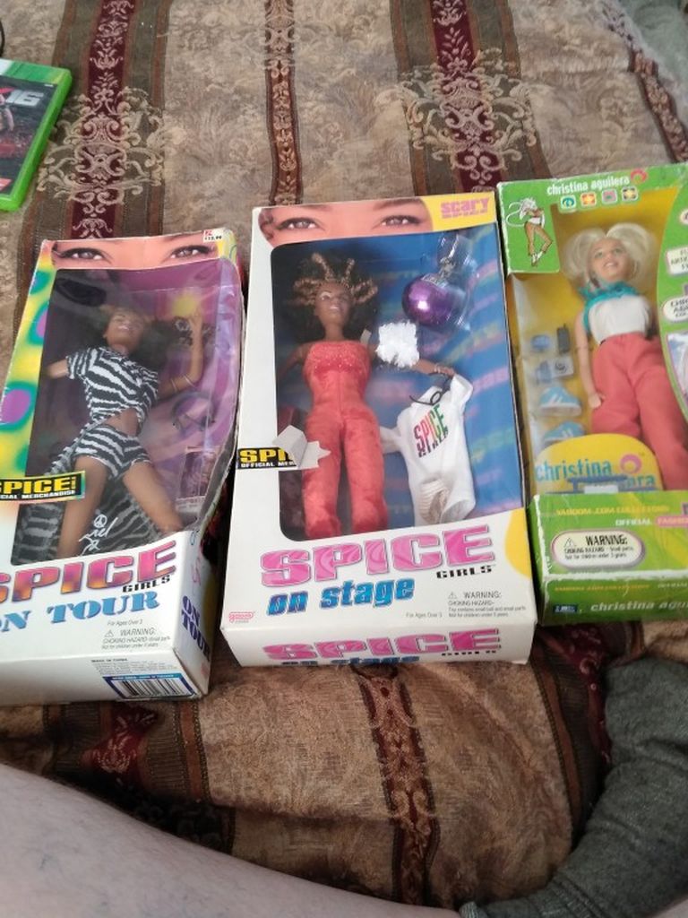 3 boxed celebrity dolls for free