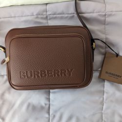 Burberry Camera/Crossbody Bag