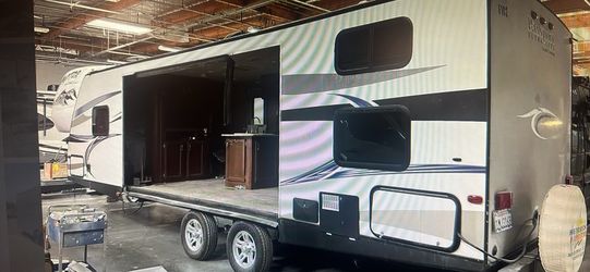 RV Trailer Repair 