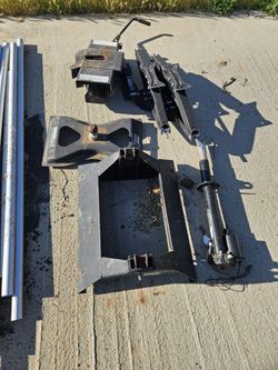 Reese 5th Wheel And Gooseneck And Accessories