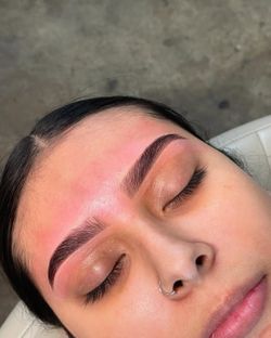Eyebrow make up